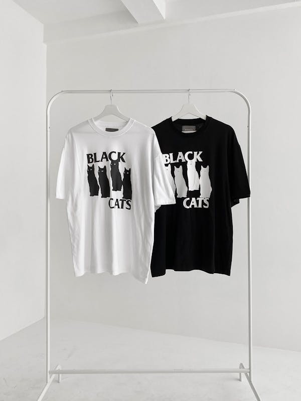 【BLACK CATS】ビッグシルエットキャットTシャツの画像2枚目